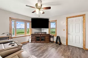 882 Taylor Ln, Stoughton, WI 53589 - Photo 8