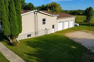W6993 Gale Dr, Endeavor, WI 53930 - Photo 8