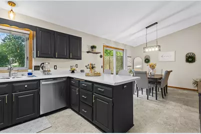 5 Waywood Circle, Madison, WI 53704 - Photo 10