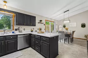 5 Waywood Cir, Madison, WI 53704 - Photo 10