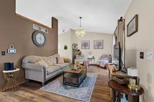 5 Waywood Cir, Madison, WI 53704 - Photo 6