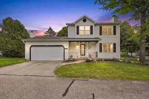 7202 E Valley Ridge Dr, Madison, WI 53719 - Photo 1