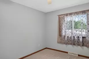 80 Johnson Ave, Oshkosh, WI 54902 - Photo 28