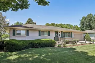 1005 N Sumac Dr, Janesville, WI 53545 - Photo 2