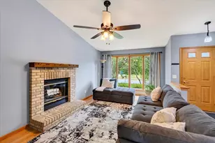 5117 Leanne Ln, Mcfarland, WI 53558 - Photo 8