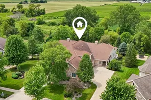 1616 Bellewood Dr, Waunakee, WI 53597 - Photo 2