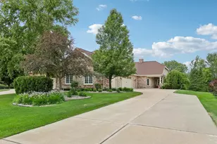 1616 Bellewood Dr, Waunakee, WI 53597 - Photo 4
