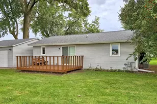 304 E Winnebago St, Friesland, WI 53595 - Photo 4