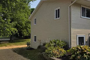 5802 Sauk Ln, Mcfarland, WI 53558 - Photo 2