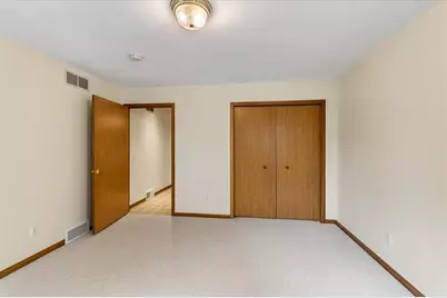 5009 Sycamore Avenue, Madison, WI 53704 - Photo 16