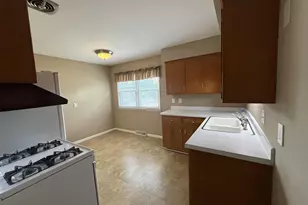 1117 N Grant Ave, Janesville, WI 53548 - Photo 6