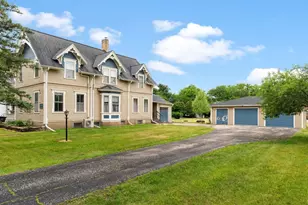 410 - 412 Jones Ave, Fort Atkinson, WI 53538 - Photo 2