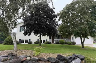 912 21st St, Prairie Du Sac, WI 53578 - Photo 2