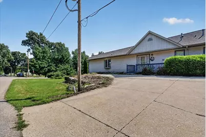 2012 Parkside Drive, Janesville, WI 53548 - Photo 4