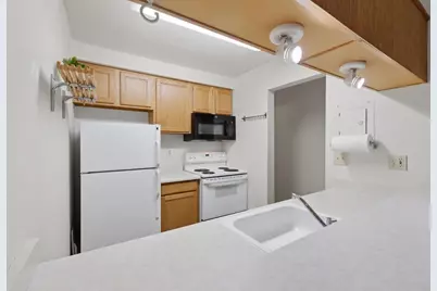4326 Melody Lane #101, Madison, WI 53704 - Photo 8