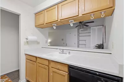 4326 Melody Lane #101, Madison, WI 53704 - Photo 6