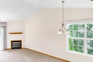 2548 Edgewood Dr, Beloit, WI 53511 - Photo 4