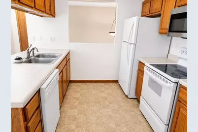 2548 Edgewood Drive, Beloit, WI 53511 - Photo 8