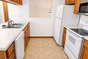 2548 Edgewood Dr, Beloit, WI 53511 - Photo 8