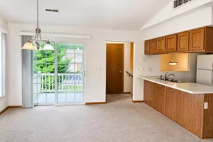 2548 Edgewood Dr, Beloit, WI 53511 - Photo 10