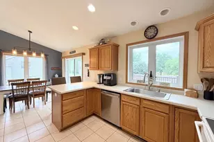 612 Birdie Ln, Poynette, WI 53955 - Photo 6