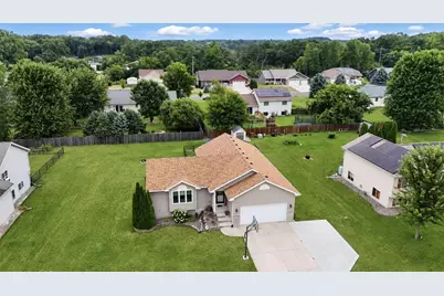 612 Birdie Lane, Poynette, WI 53955 - Photo 2