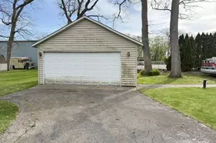 813 Shady Ave, Delavan, WI 53115 - Photo 2