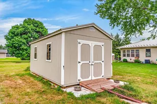106 E 3rd Ave, Brodhead, WI 53520 - Photo 14