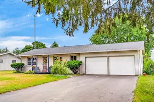 106 E 3rd Ave, Brodhead, WI 53520 - Photo 6