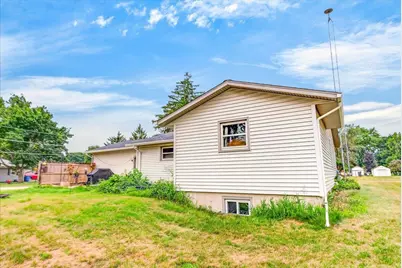 106 E 3rd Avenue, Brodhead, WI 53520 - Photo 10