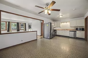2348 Pioneer Dr, Beloit, WI 53511 - Photo 10