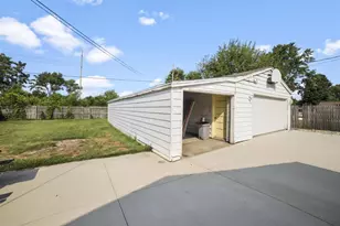 2348 Pioneer Dr, Beloit, WI 53511 - Photo 40