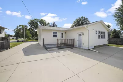 2348 Pioneer Drive, Beloit, WI 53511 - Photo 36