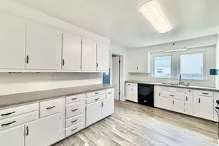 317 Allen St, Clinton, WI 53525 - Photo 8