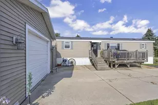 33 S Hiawatha Cir, Sheboygan, WI 53081 - Photo 22