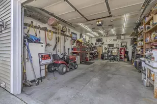 33 S Hiawatha Cir, Sheboygan, WI 53081 - Photo 18