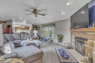 33 S Hiawatha Cir, Sheboygan, WI 53081 - Photo 4