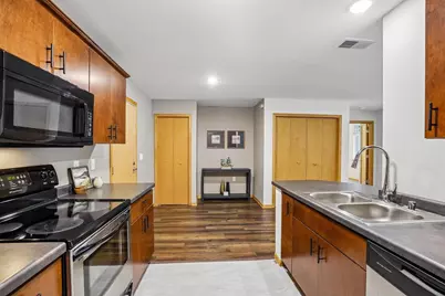 8206 Starr Grass Drive #105, Madison, WI 53719 - Photo 6