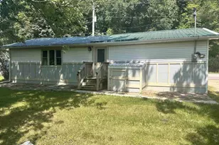 349 Spring St, Lynxville, WI 54626 - Photo 2