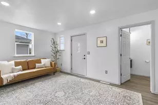 1317 Everett St, Madison, WI 53704 - Photo 4