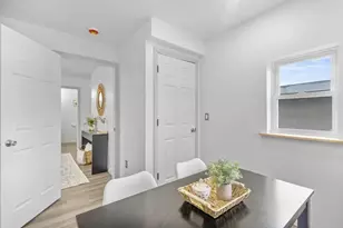 1317 Everett St, Madison, WI 53704 - Photo 12