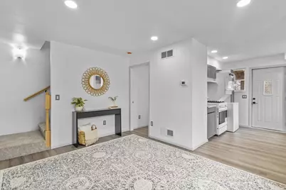 1317 Everett Street, Madison, WI 53704 - Photo 6