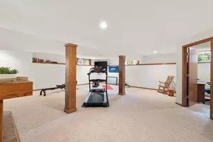 916 Forest View Dr, Verona, WI 53593 - Photo 32