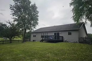 916 Forest View Dr, Verona, WI 53593 - Photo 40