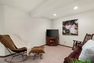 916 Forest View Dr, Verona, WI 53593 - Photo 36
