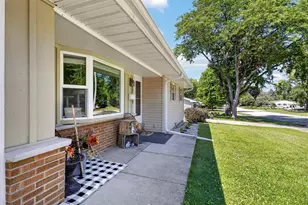 817 Rice St, Horicon, WI 53032 - Photo 14