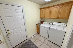 9110 Waterside St, Middleton, WI 53562 - Photo 6