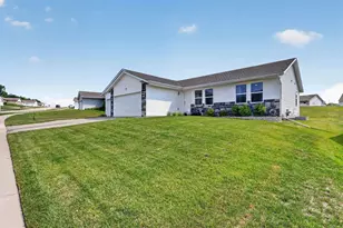 3150 Emerald Dr, Janesville, WI 53546 - Photo 4