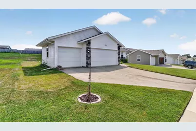 3150 Emerald Drive, Janesville, WI 53546 - Photo 2