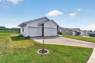 3150 Emerald Dr, Janesville, WI 53546 - Photo 2